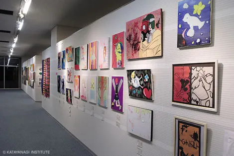 絵画系の壁面展示の様子