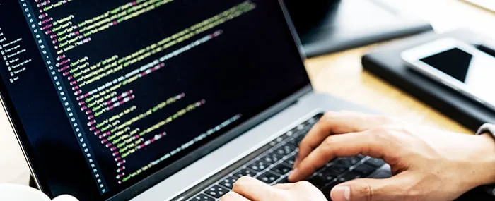 プログラミング中の手元