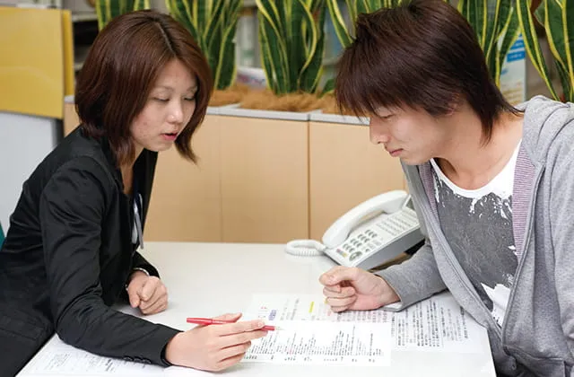 マンツーマンでサポートしている様子