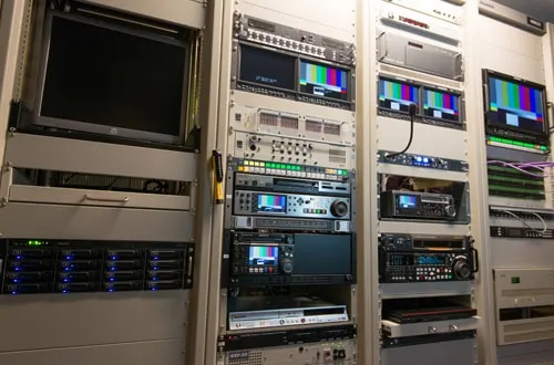 綺麗に配置されているたくさんの専門機器