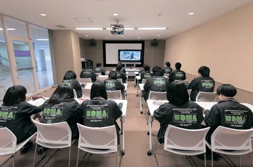 映像チェック中の様子