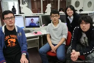 画面の向こうのアメリカに居る糸数氏と記念撮影