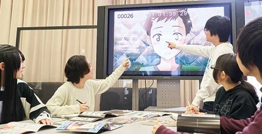 実際にアニメを見ながら話し合っている様子