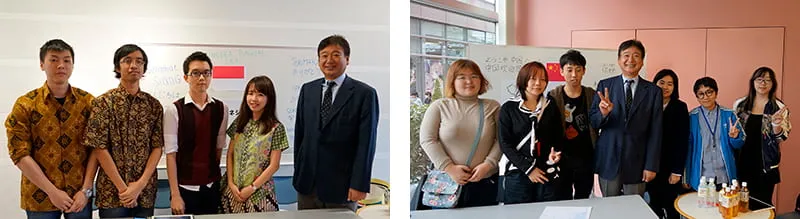 ワールドフレンズカフェを担当する留学生たちとの写真2枚