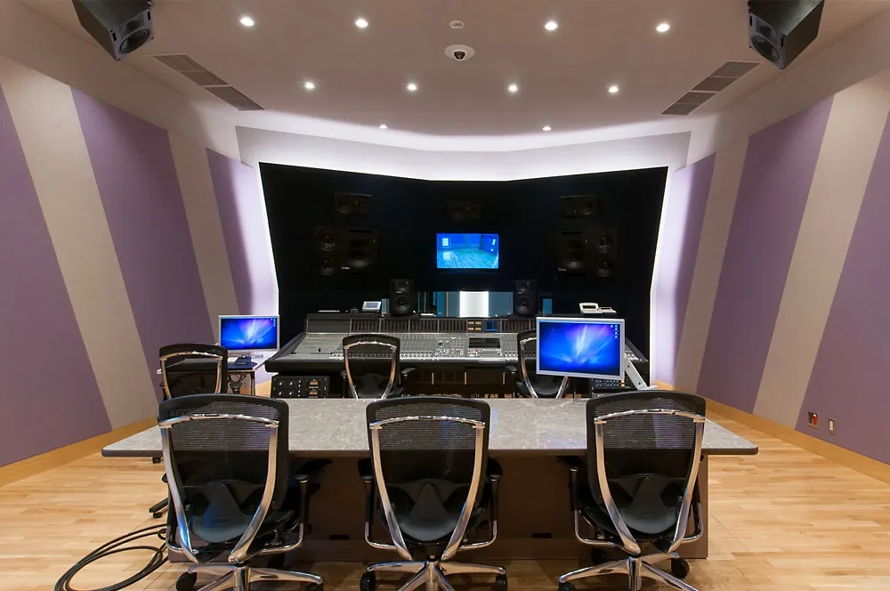StudioAコントロールルームの全景