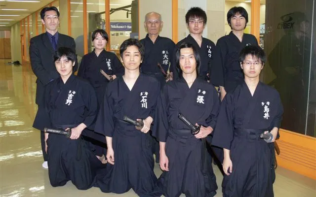 道着と居合刀を持っての集合写真