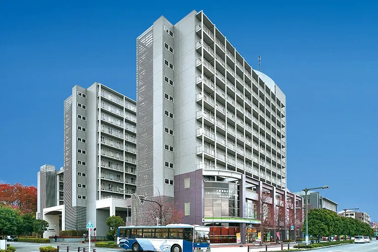 マンションのような外観の学生寮1