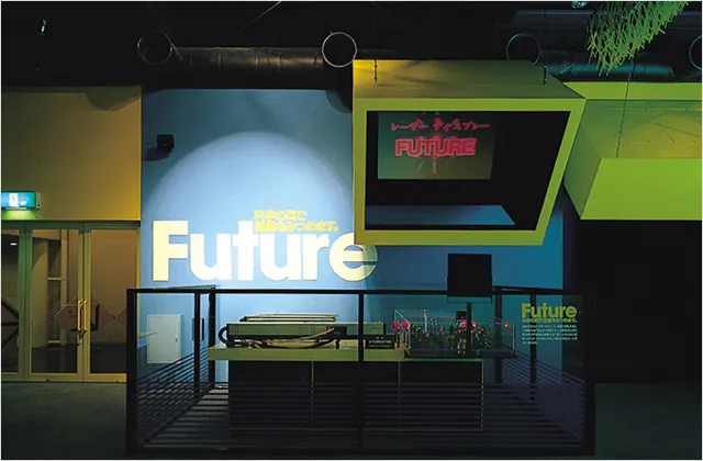 壁のFutureの文字が目を引く展示ブース