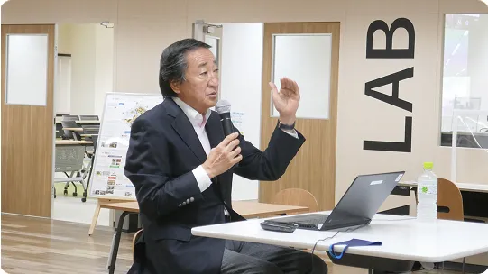 トランスコスモス株式会社の副社長 向井宏之氏