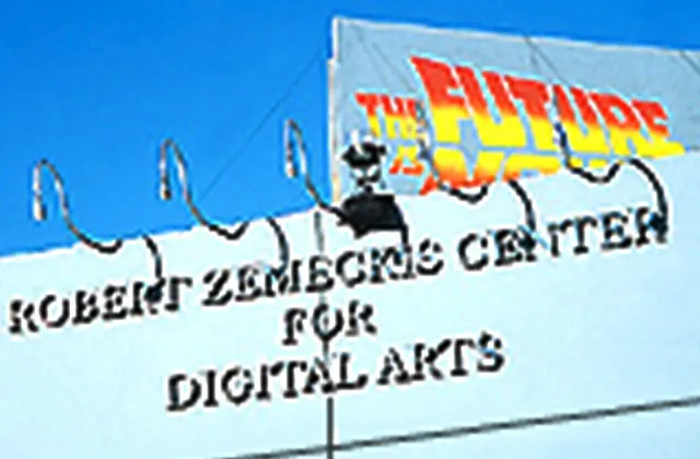 ロバートゼメキスセンターフォーデジタルアーツの建物のサイン部分