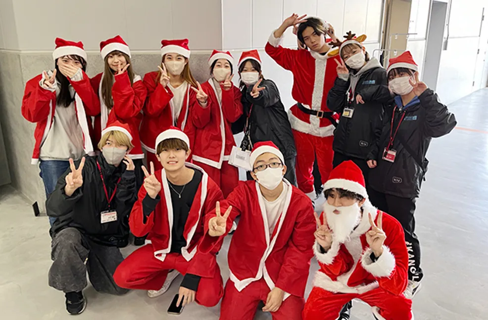 サンタの衣装を着て記念撮影