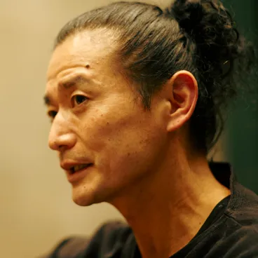 鈴木ユキオ氏のポートレート