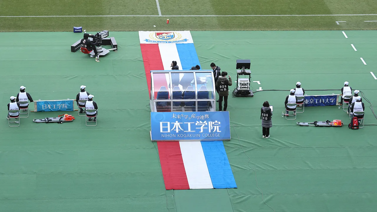 日産スタジアム 日本工学院ブース