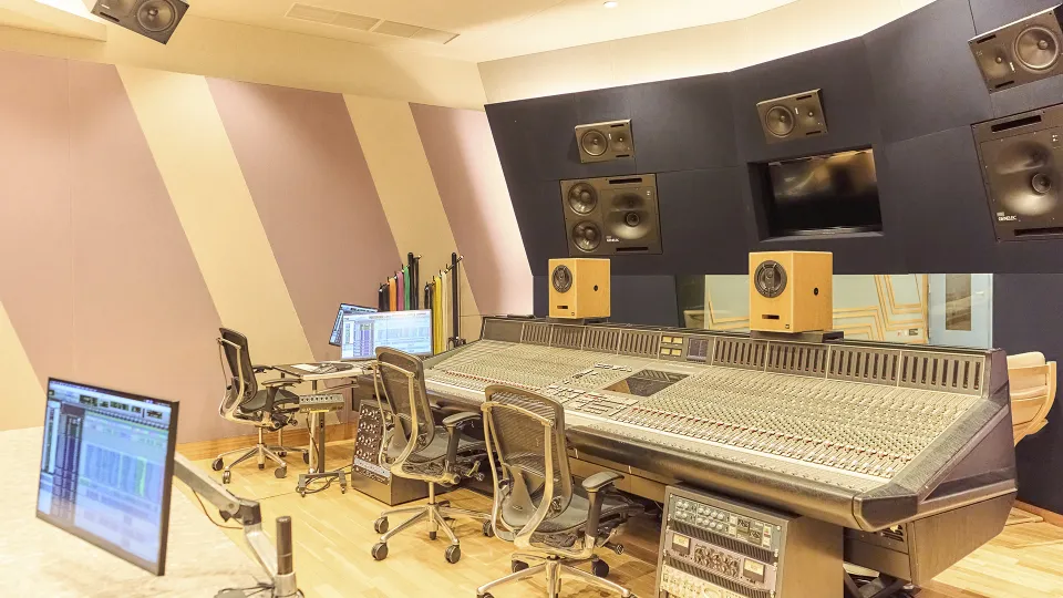 StudioAコントロールルームの全景