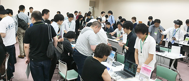 学生作品プレゼン・講評会(八王子校)