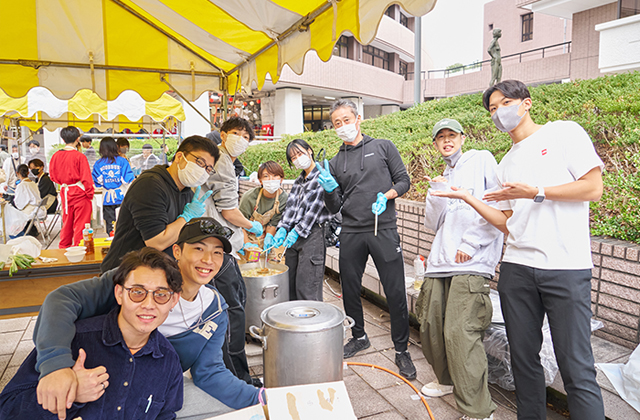 学園祭 ユニークな展示や出し物が人気！生徒が輝く学園祭 - 八王子学園 ...