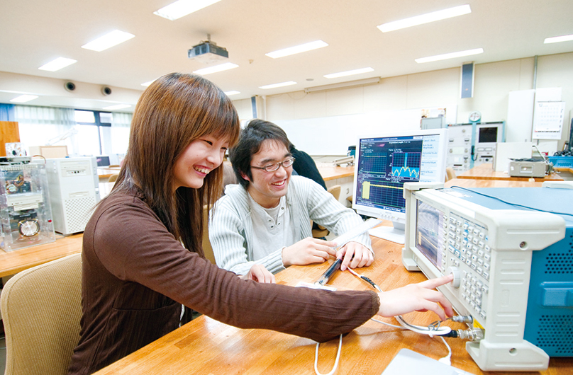 電子工学実習室(エレクトロニクス実験室)